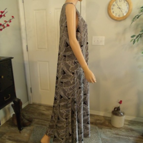XL Black n White Summer Tank Dress - Picture 2 of 7